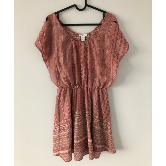 Bar III Dresses & Skirts - Bar III Mauve Geometric Printed Dress